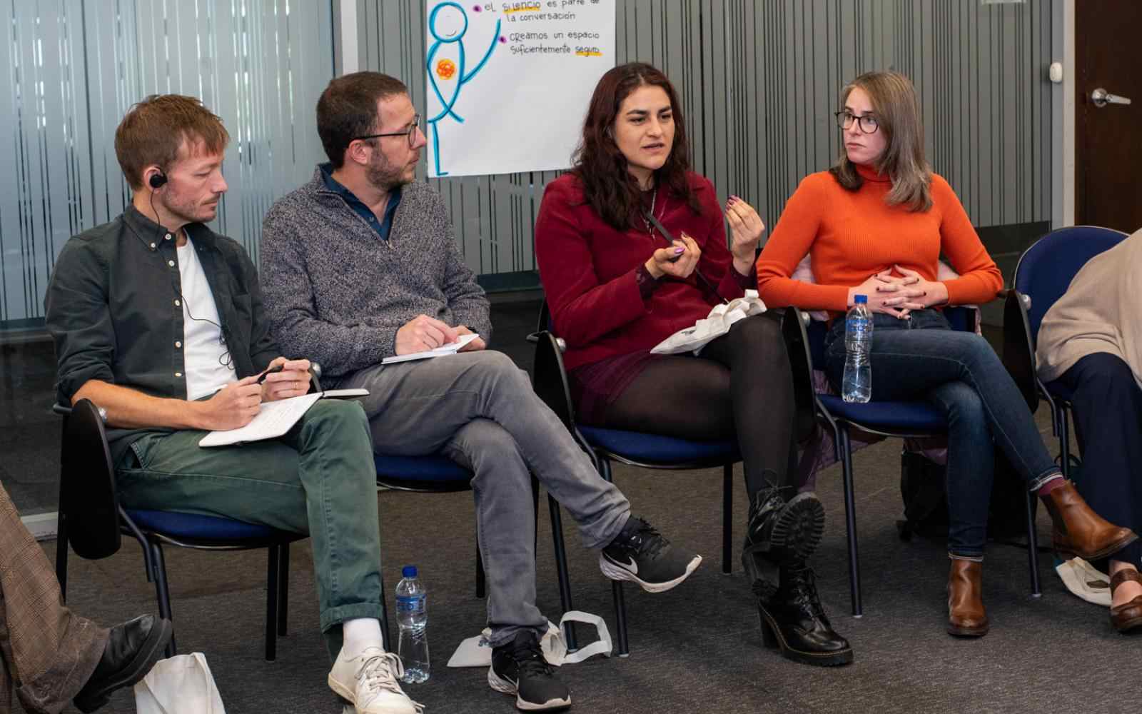 Debate durante la fase 2 de Aceleradora Hola